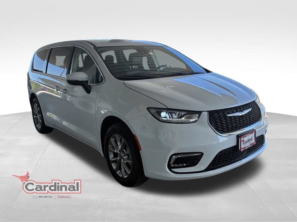 2023 CHRYSLER Pacifica