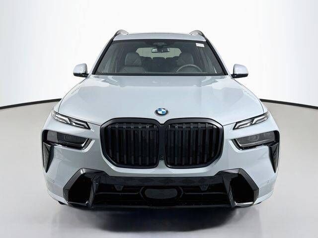 2027 BMW X7