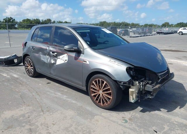 2013 VOLKSWAGEN Golf