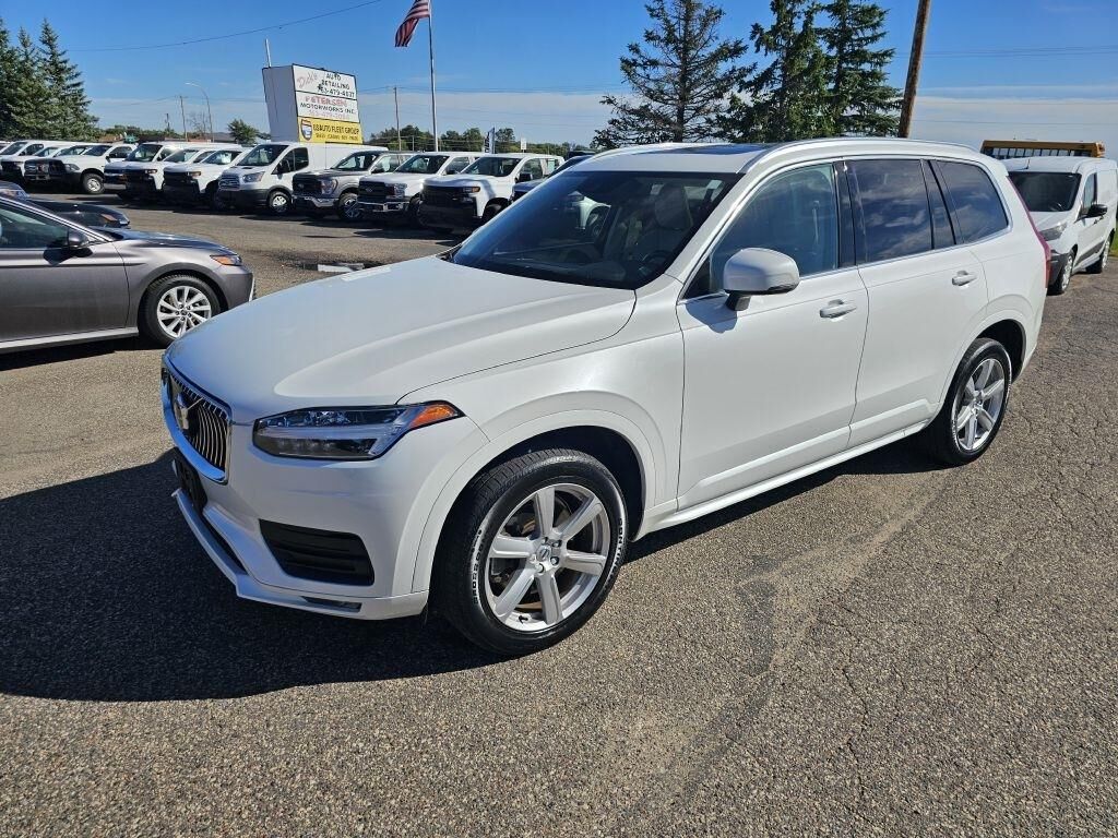 2022 VOLVO XC90
