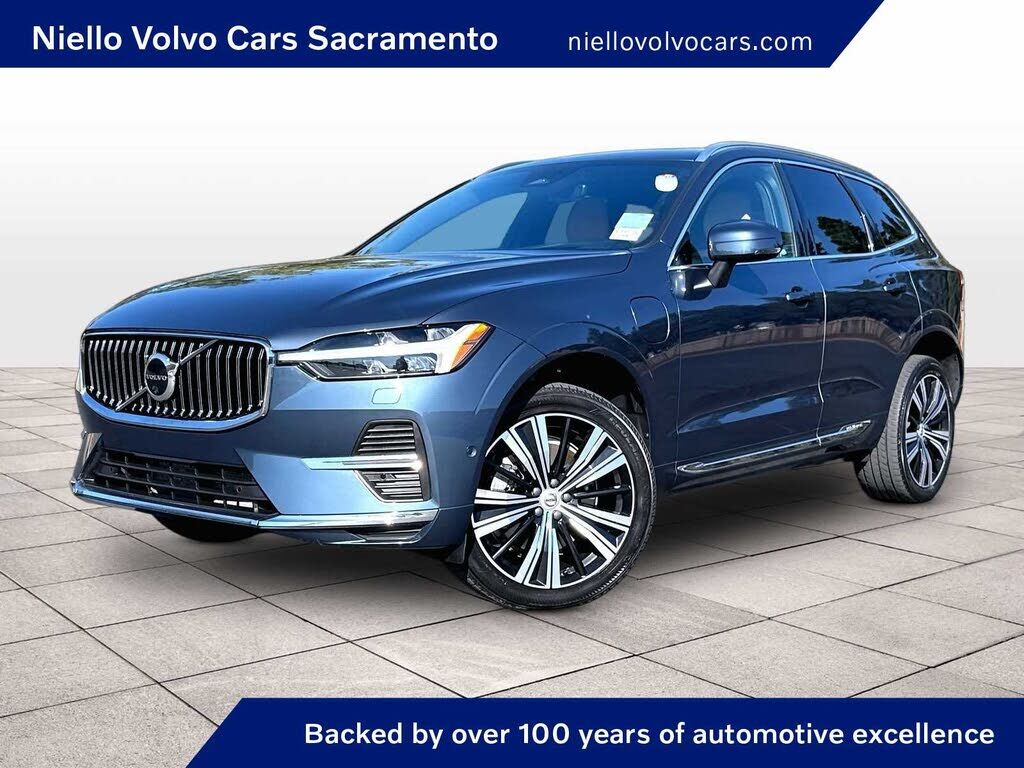 2022 VOLVO XC60
