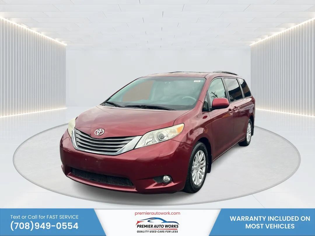 2012 TOYOTA Sienna