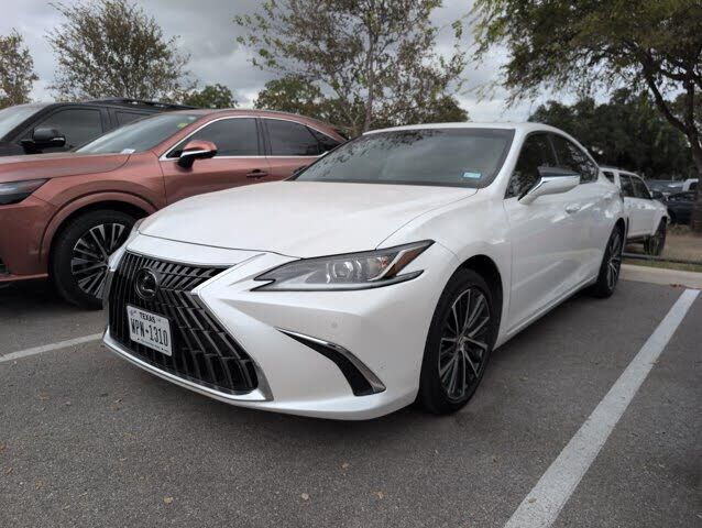 2025 LEXUS ES
