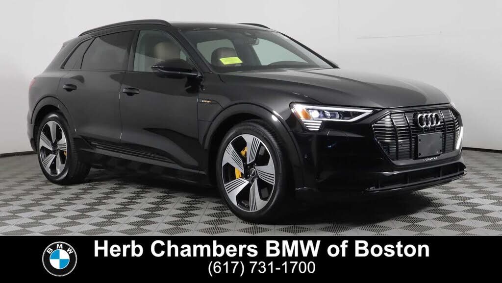 2022 AUDI e-tron