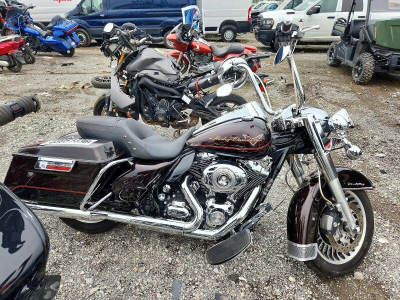 2011 HARLEY DAVIDSON Road King