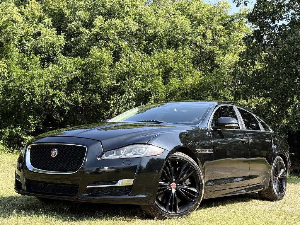 2016 JAGUAR XJ