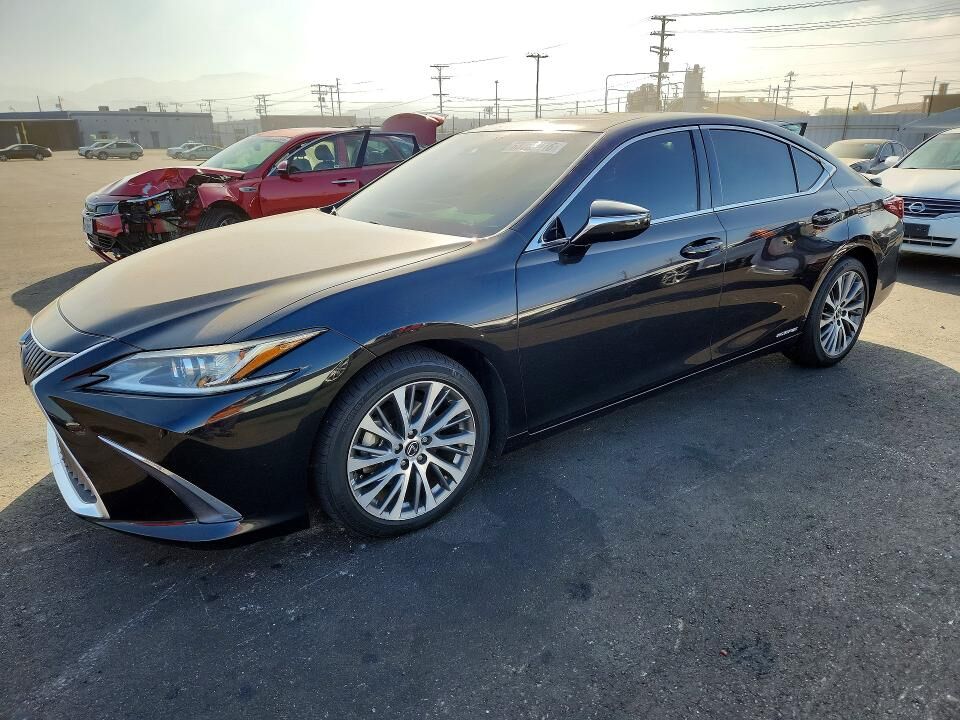 2020 LEXUS ES
