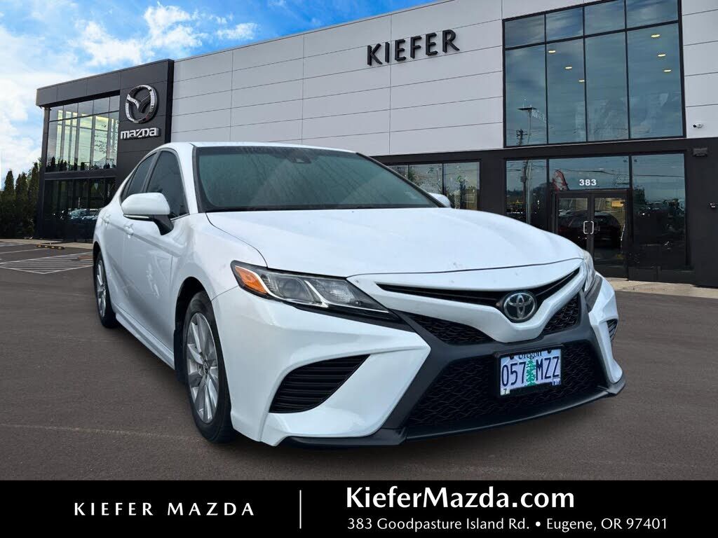 2019 TOYOTA Camry