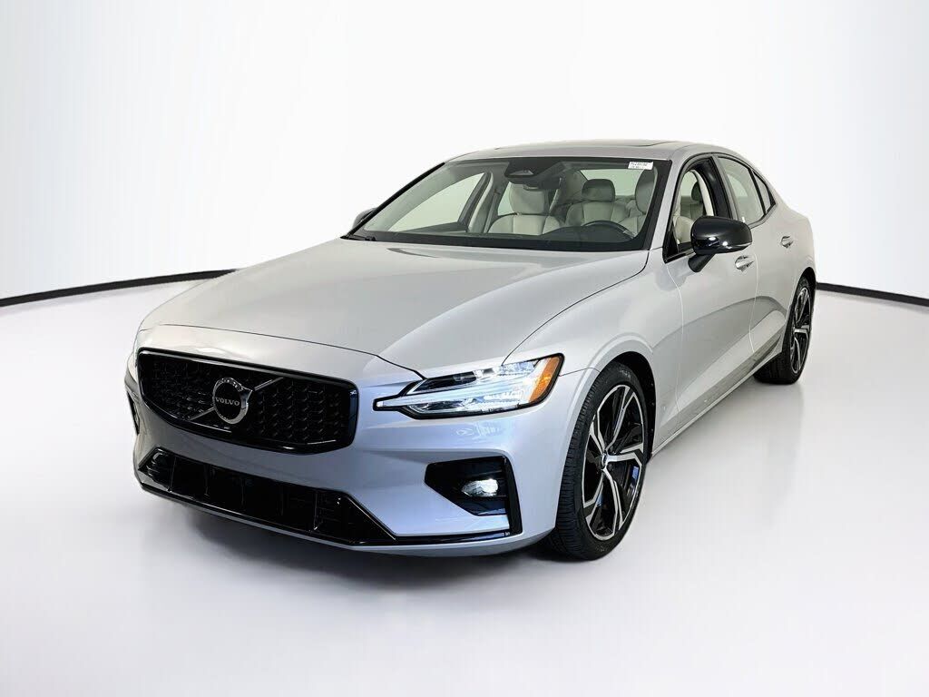2023 VOLVO S60