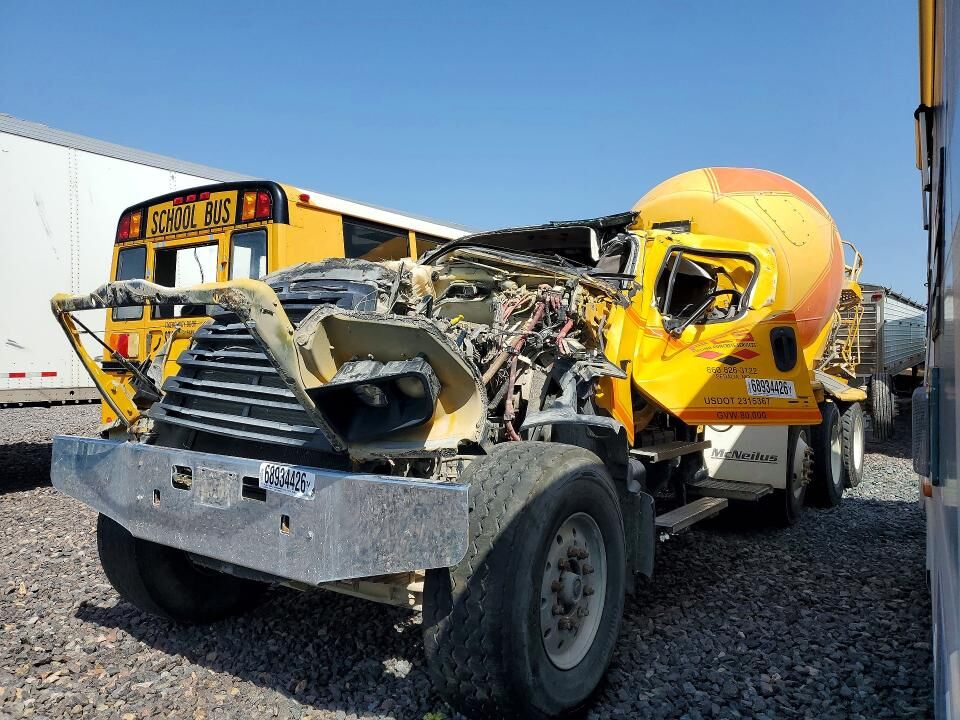 2020 FREIGHTLINER 114SD