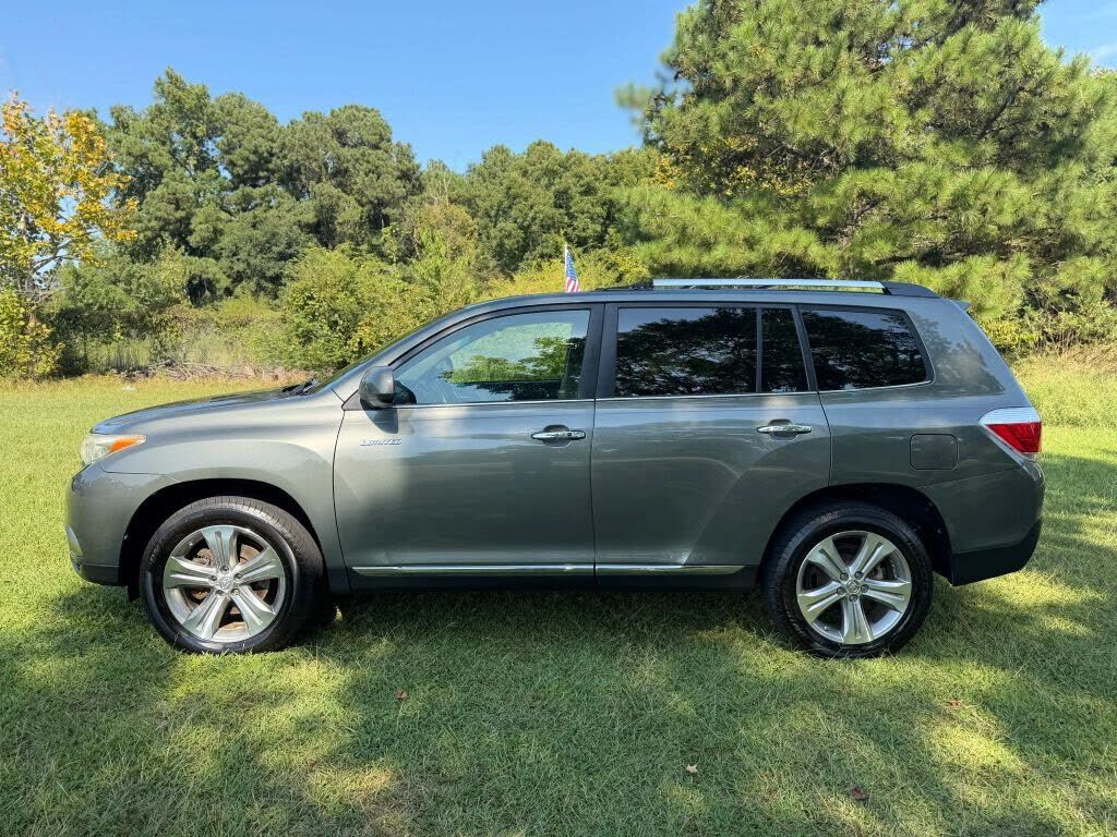 2011 TOYOTA Highlander