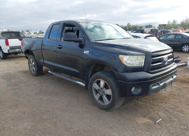 2011 TOYOTA Tundra
