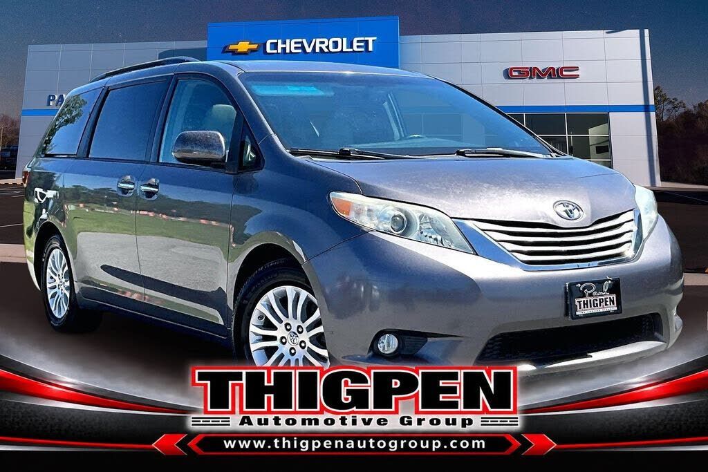 2017 TOYOTA Sienna