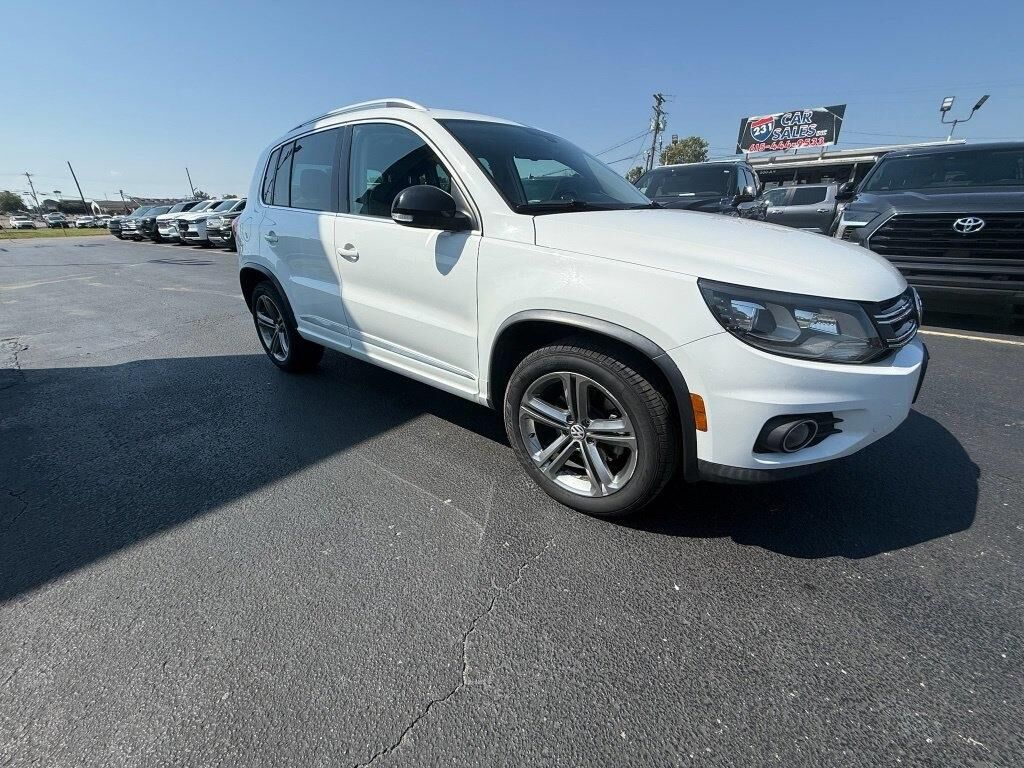 2017 VOLKSWAGEN Tiguan