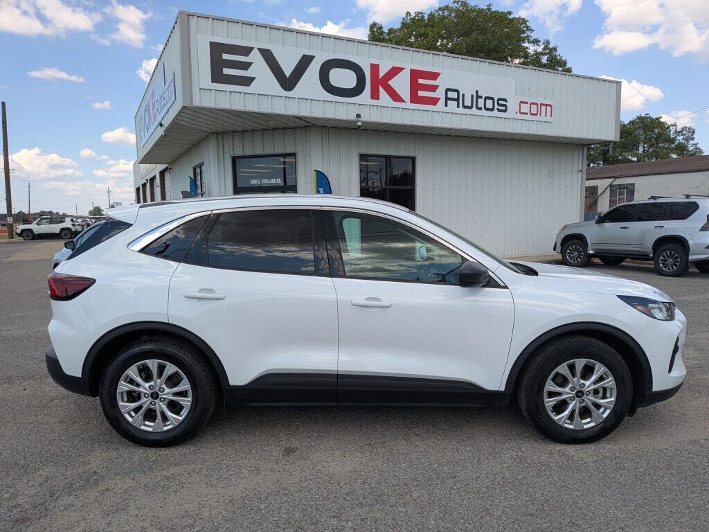 2024 FORD Escape