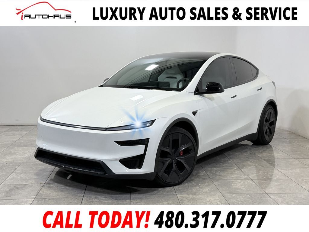 2026 TESLA Model Y