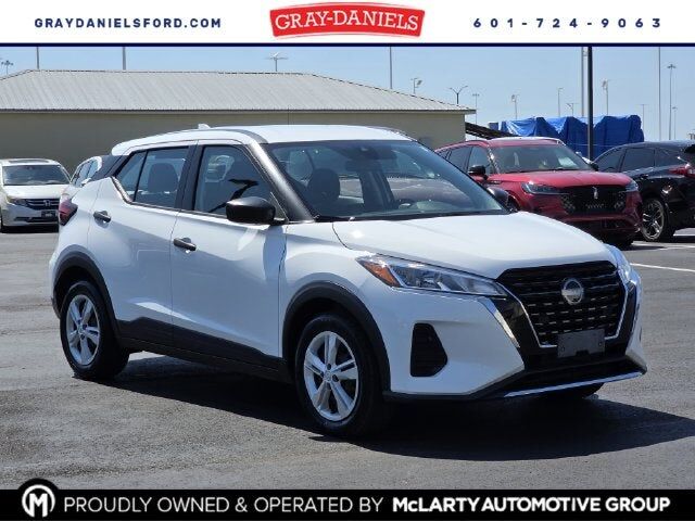 2024 NISSAN Kicks