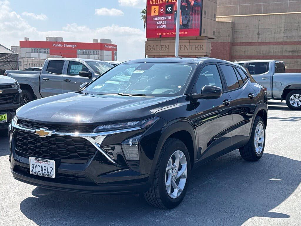 2026 CHEVROLET Trax