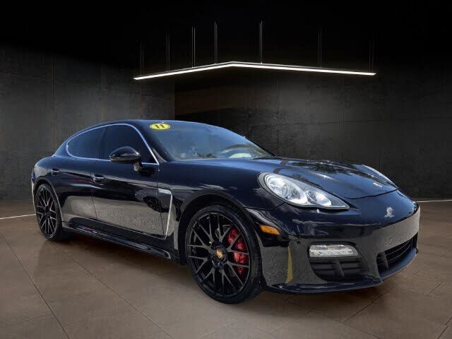 2011 PORSCHE Panamera