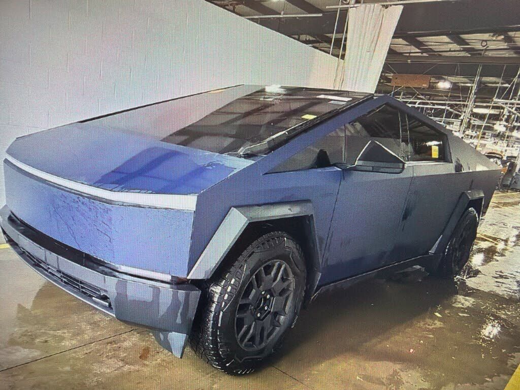 2024 TESLA Cybertruck