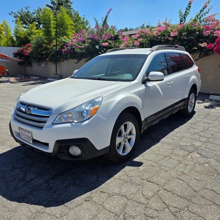 2014 SUBARU Outback