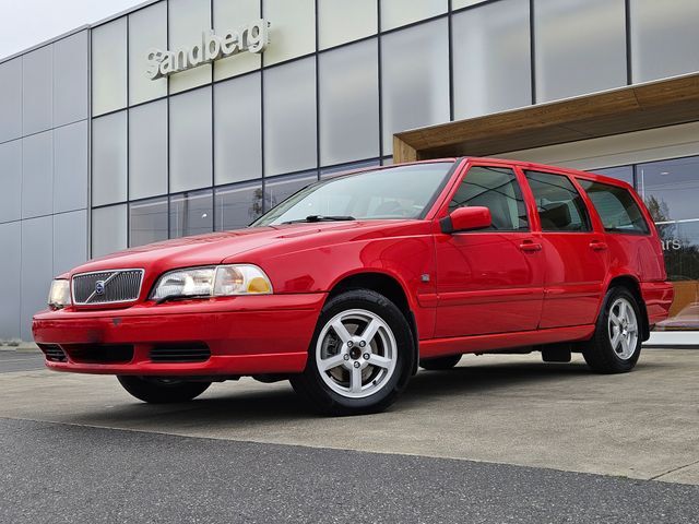 1999 VOLVO V70