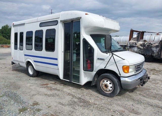 2006 FORD E-350
