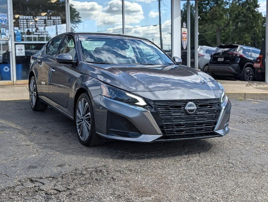 2024 NISSAN Altima