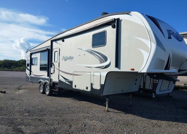 2018 GRAND DESIGN RECREATIONAL Reflection