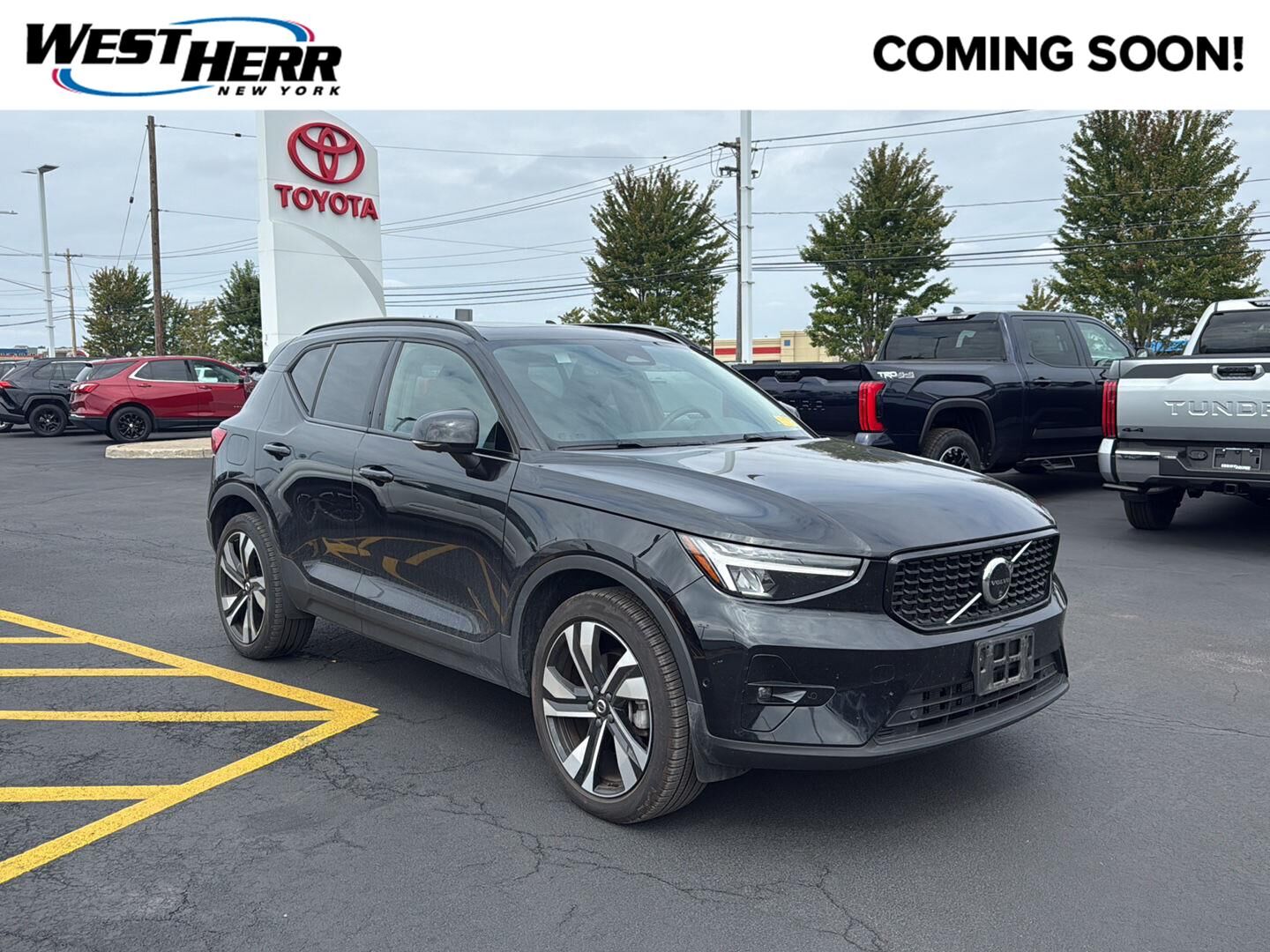 2024 VOLVO XC40