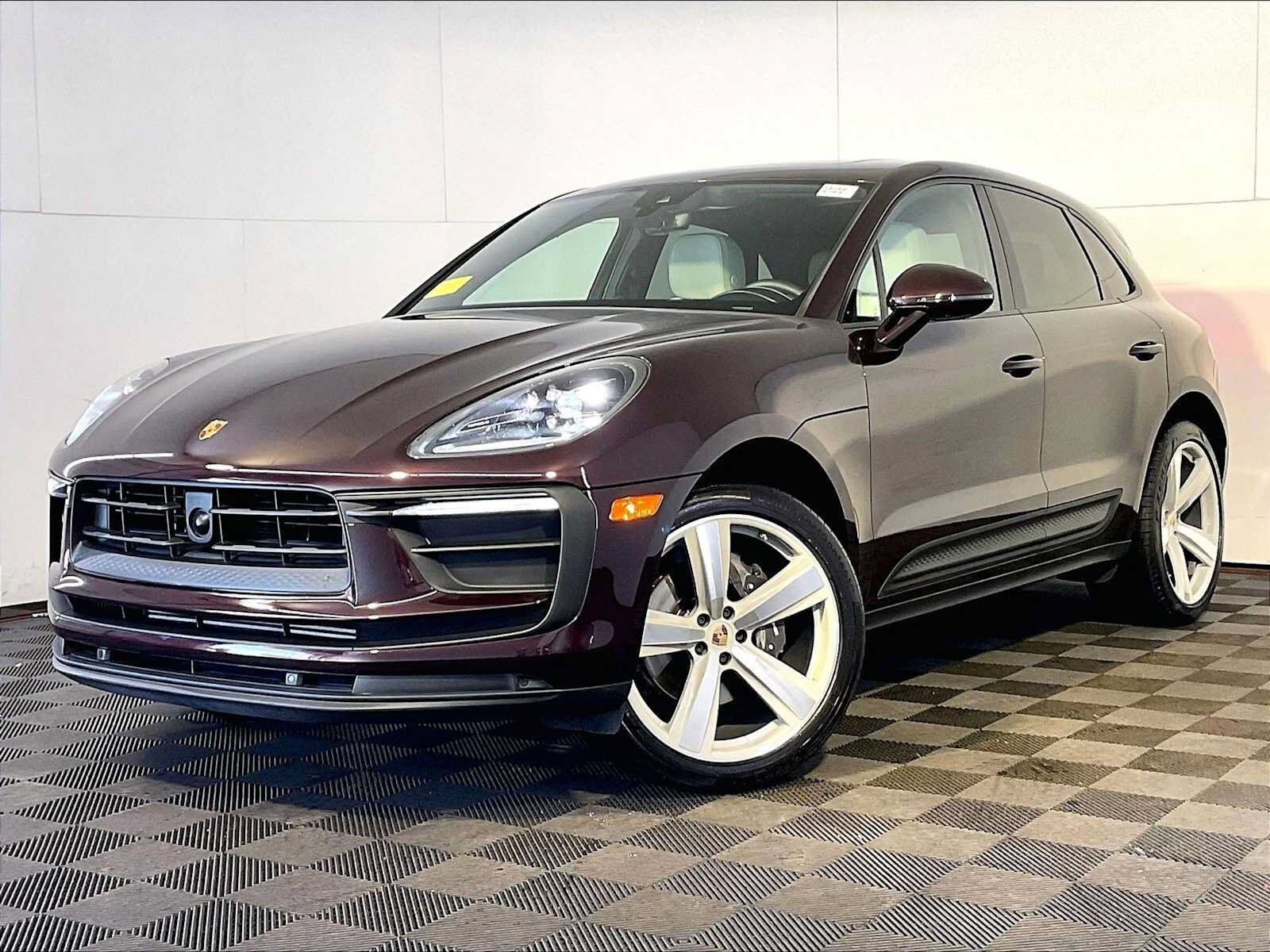 2024 PORSCHE Macan
