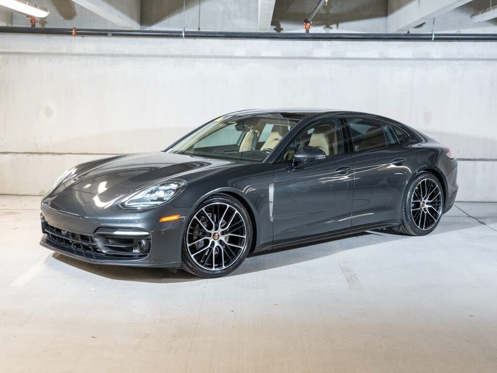 2023 PORSCHE Panamera