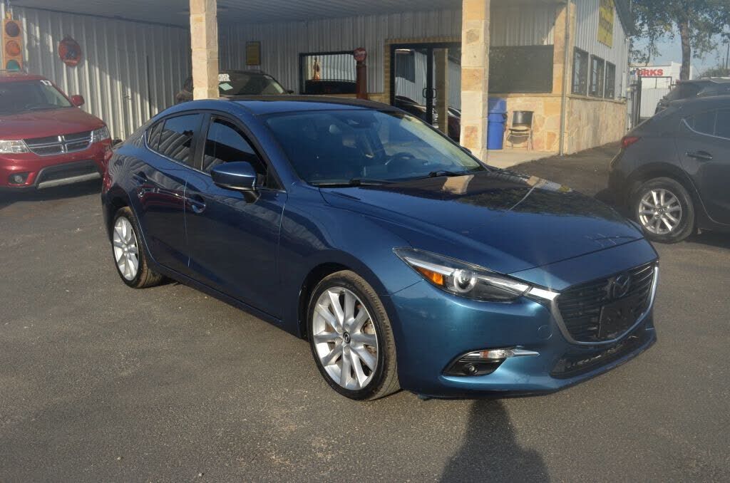2017 MAZDA Mazda3