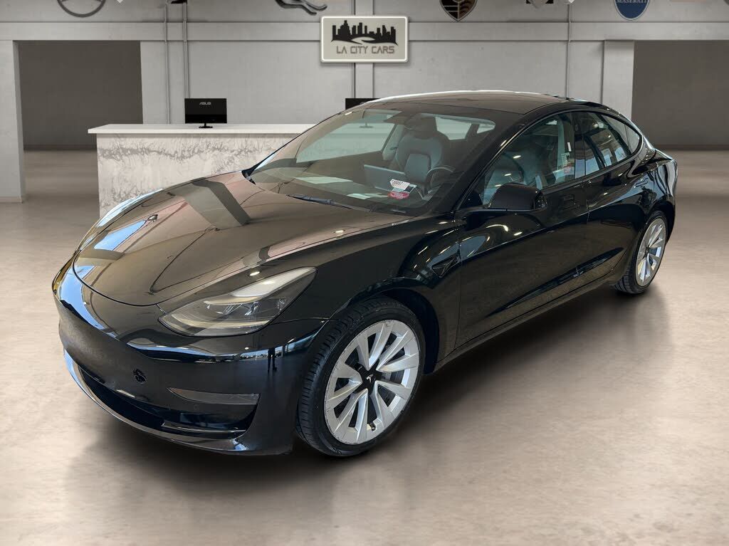 2022 TESLA Model 3