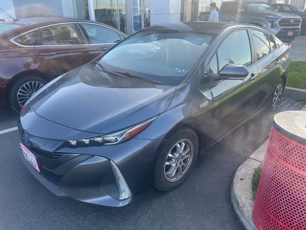 2021 TOYOTA Prius