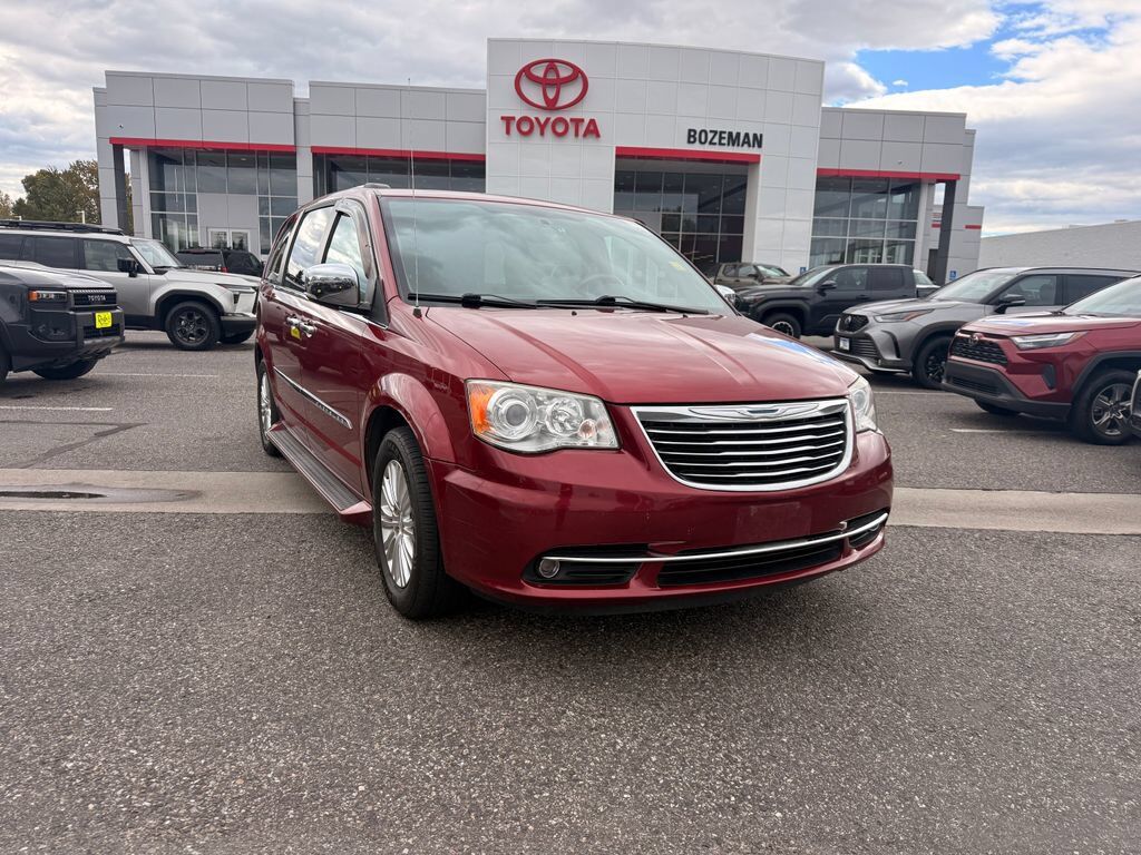 2014 CHRYSLER Town and Country