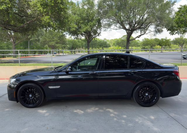 2015 BMW 740i