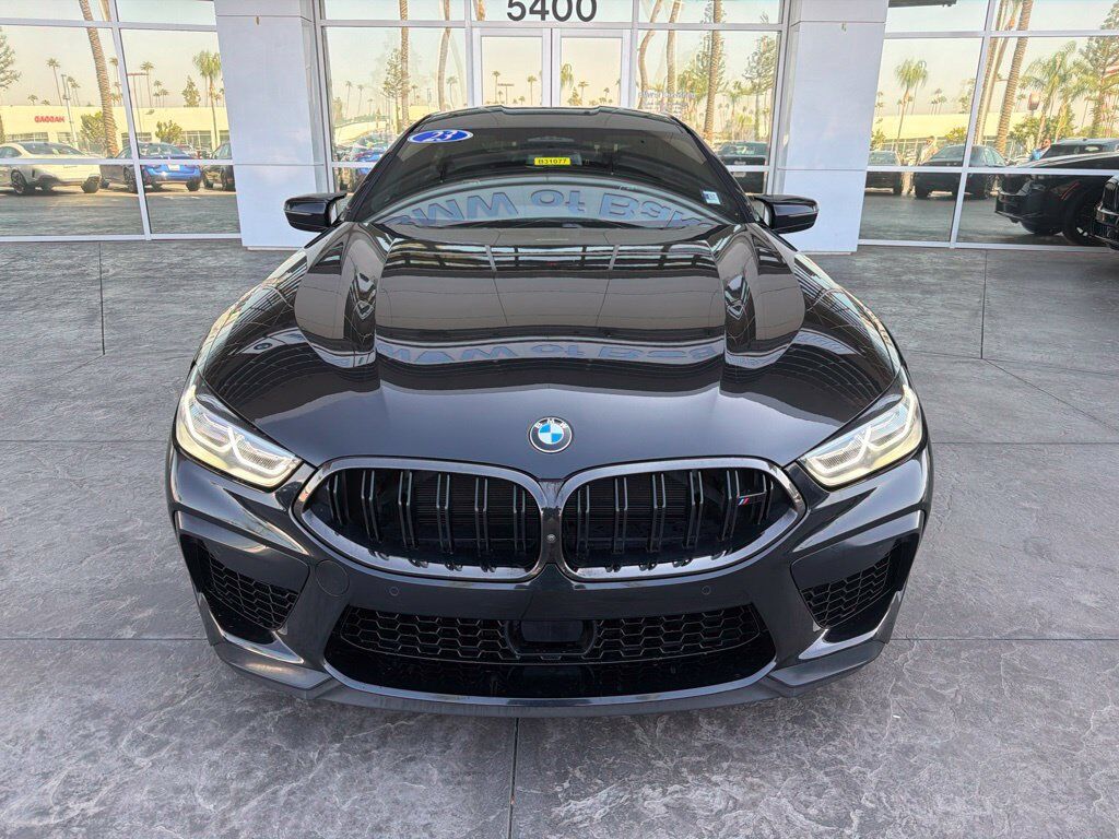 2023 BMW M8