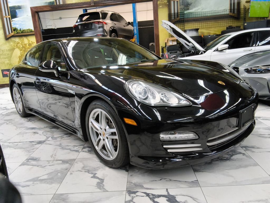 2013 PORSCHE Panamera