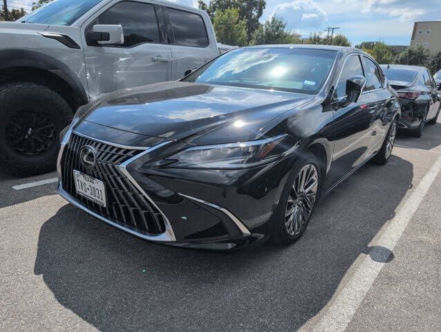 2024 LEXUS ES