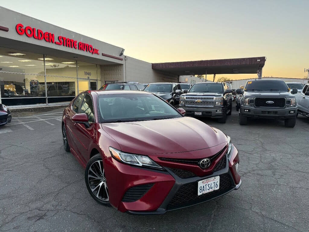 2018 TOYOTA Camry