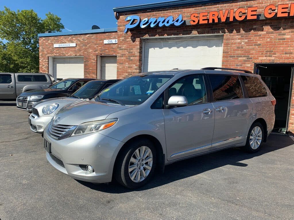 2016 TOYOTA Sienna