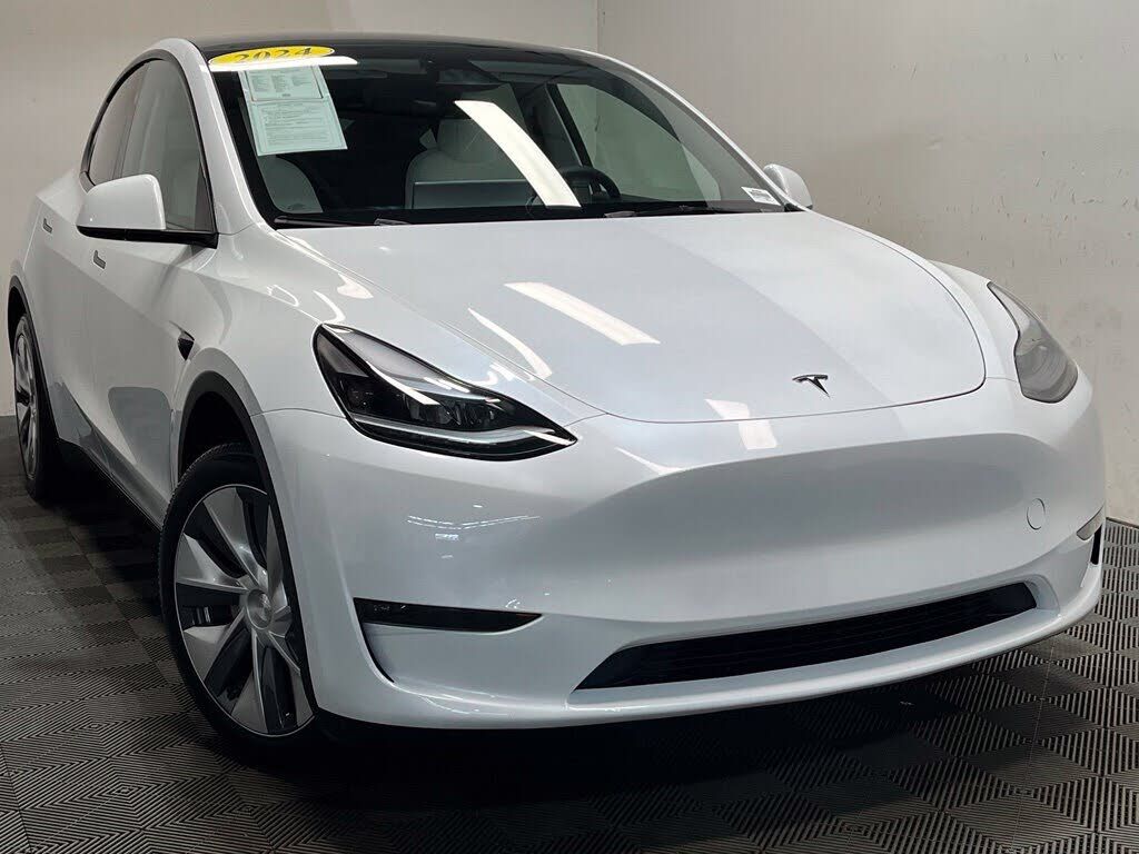 2024 TESLA Model Y
