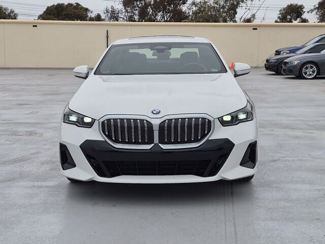 2024 BMW 530i