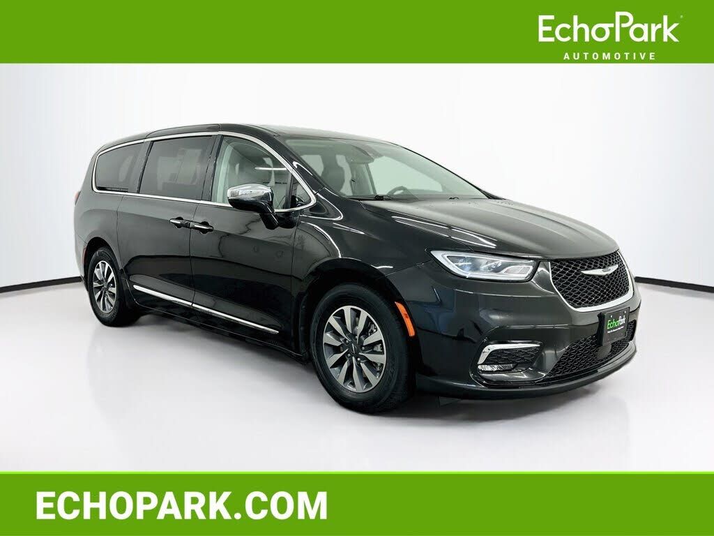 2023 CHRYSLER Pacifica