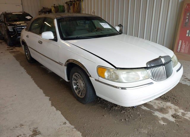 2002 LINCOLN Town Car
