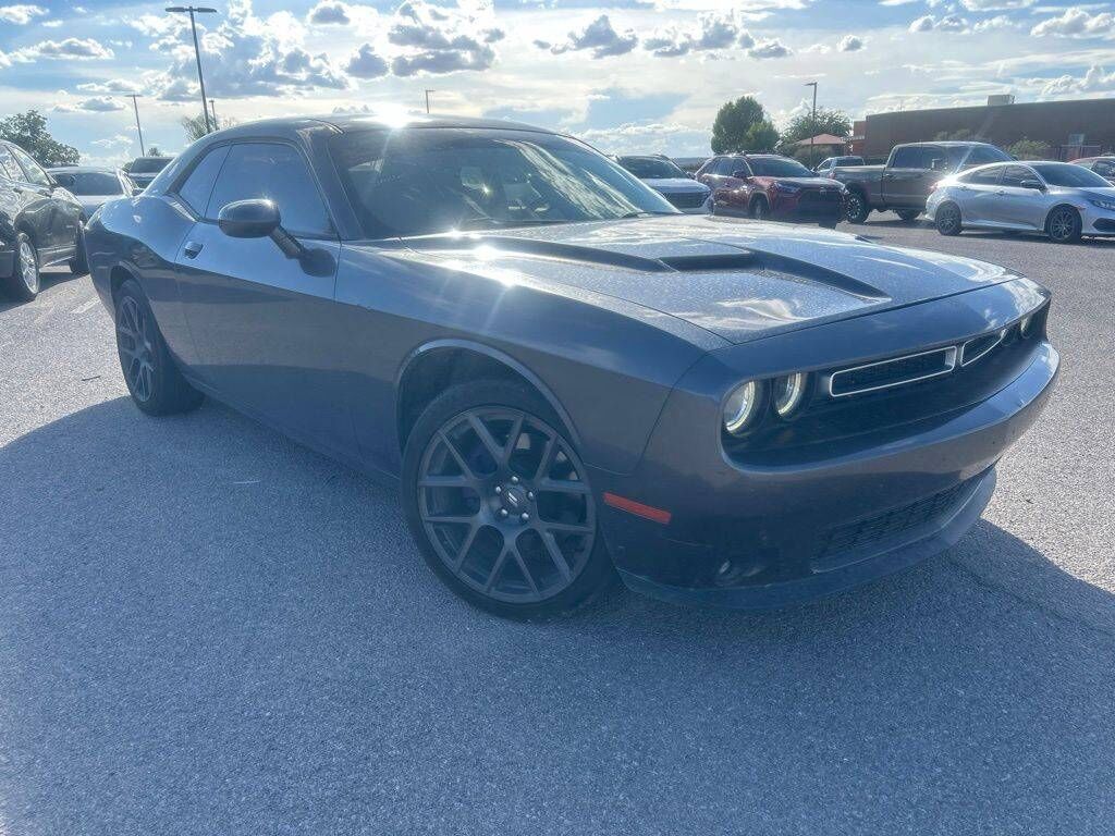 2017 DODGE Challenger