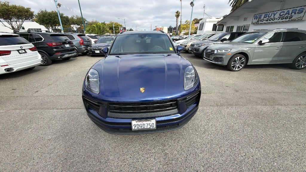 2022 PORSCHE Macan