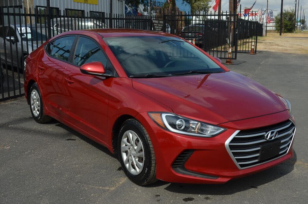 2017 HYUNDAI Elantra