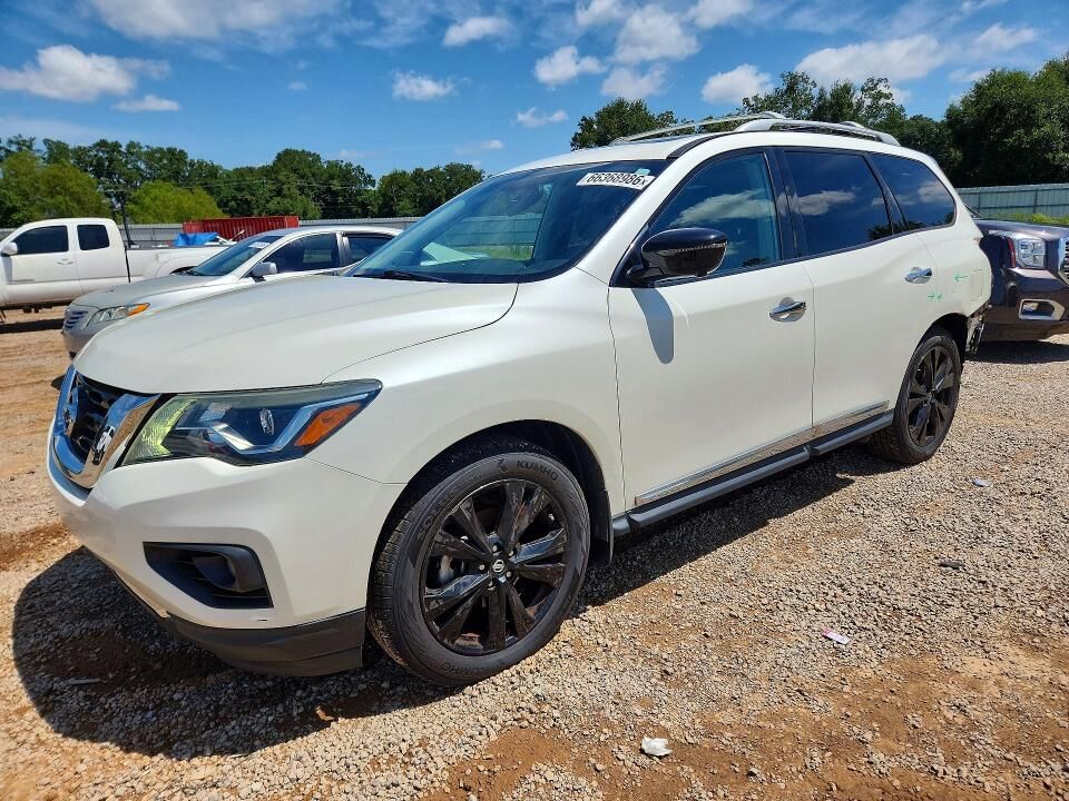 2017 NISSAN Pathfinder